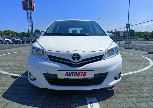 Toyota Yaris cena 42900 przebieg: 58168, rok produkcji 2013 z Kostrzyn małe 497